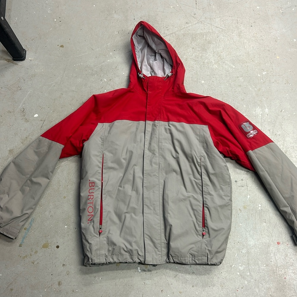 Burton Retro Jacket circa 2005 season size L in red/grey
Burton model Phantom